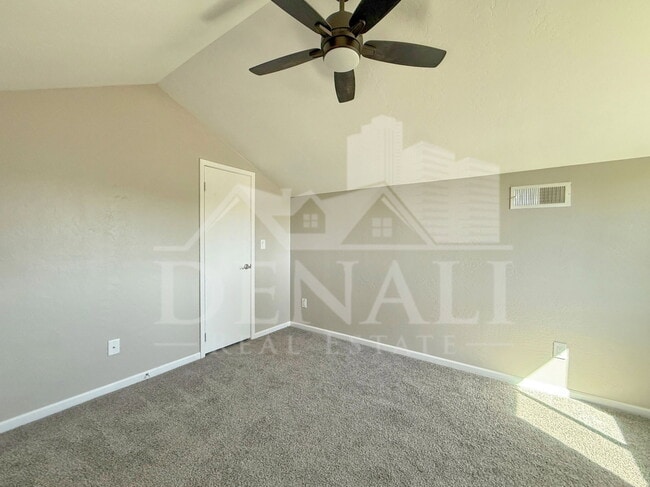 Building Photo - 4901 S Calle Los Cerros Dr