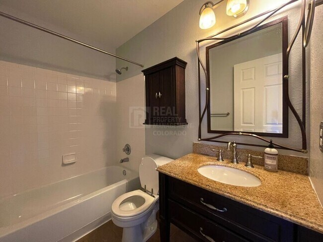 Building Photo - 16299 Blueleaf Pl