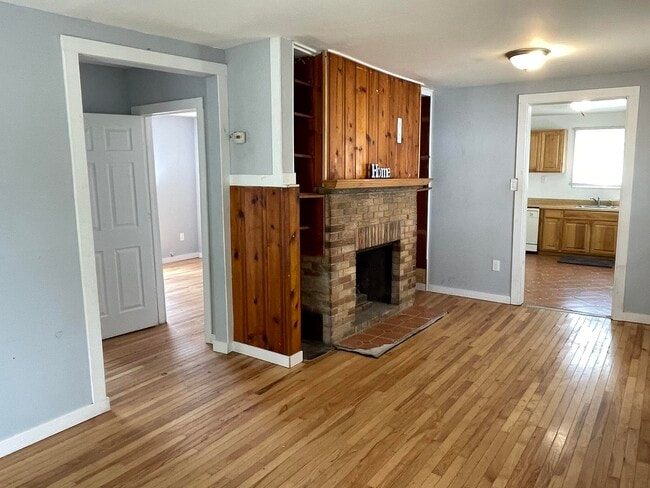 Primary Photo - 1504 E Meyers Ave
