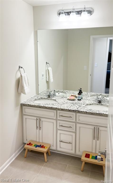 Building Photo - 4932 Glenora Dr