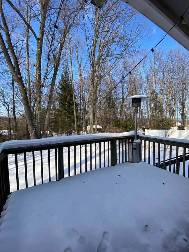 Building Photo - 1931 Fairwood Ln