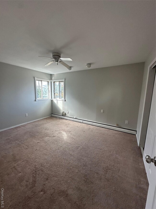 Building Photo - 305 Deauville Pkwy