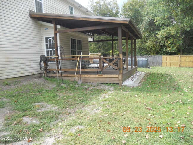 Building Photo - 105 Spring Leaf Ln