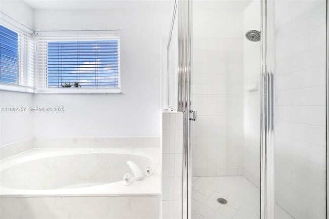 Building Photo - 1637 SW 156th Ave