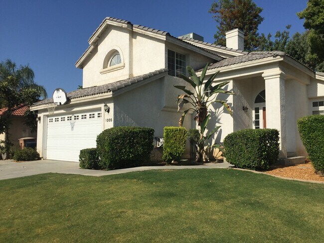 Building Photo - 2 story 3 bed in Northwest Bakersfield wit...