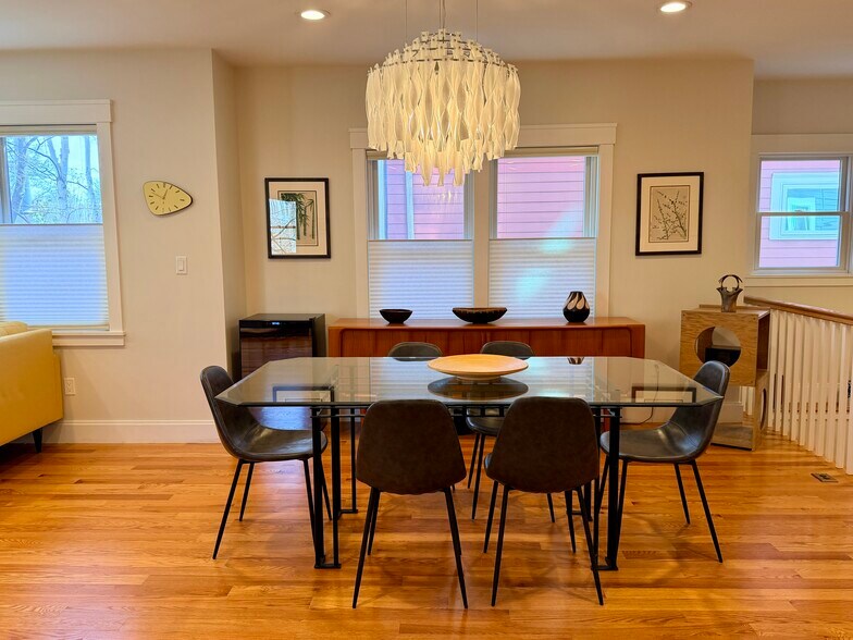 Building Photo - 13 Cottage Ave