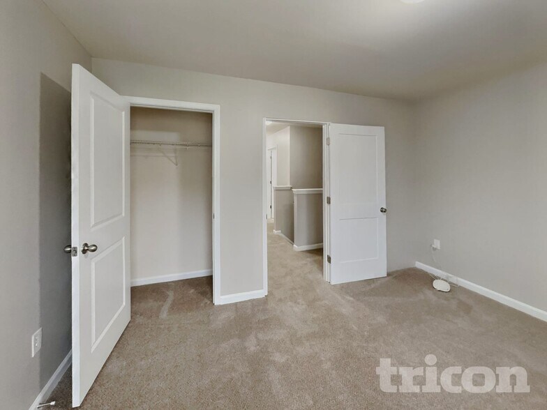 Building Photo - 7553 Poplar Meadow Ln