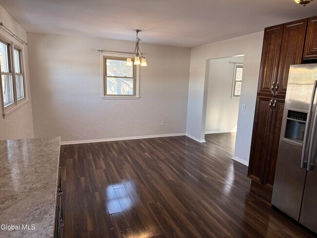 Building Photo - 292 Washington St