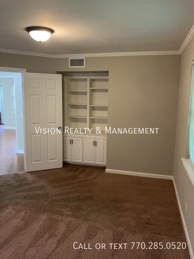 Building Photo - 1074 Rosedale Dr