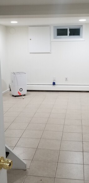 bedroom area - 600 Old Stamford Rd