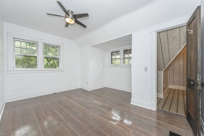 Building Photo - 639 Probasco St