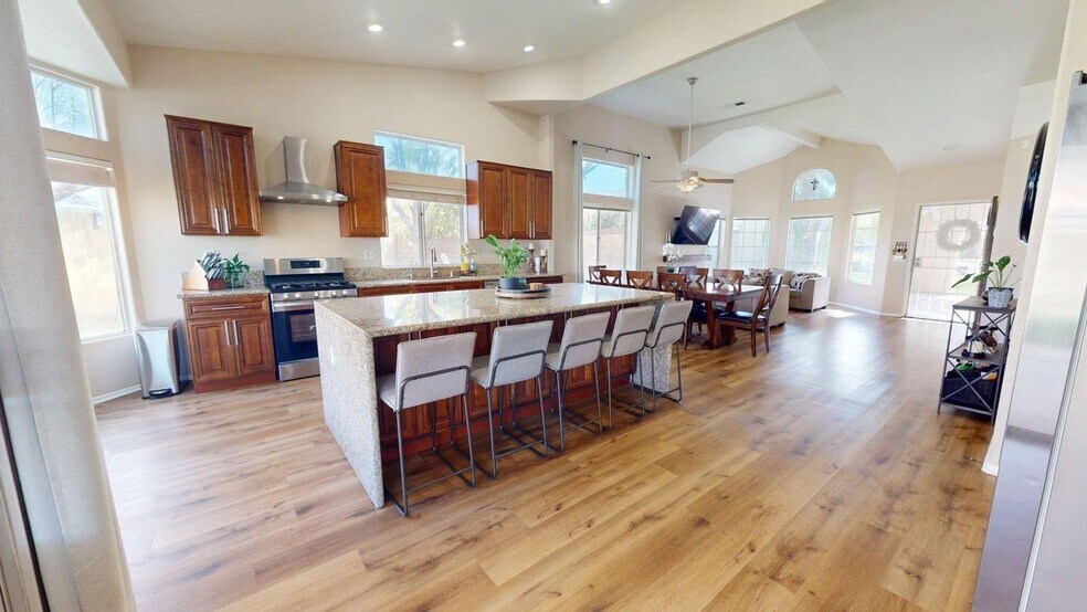 Building Photo - 45066 Palo Vista Dr