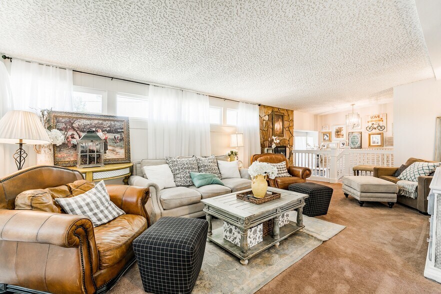 Building Photo - 450 E Mill St S