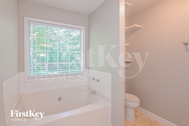 Building Photo - 530 Sanford Creek Ln