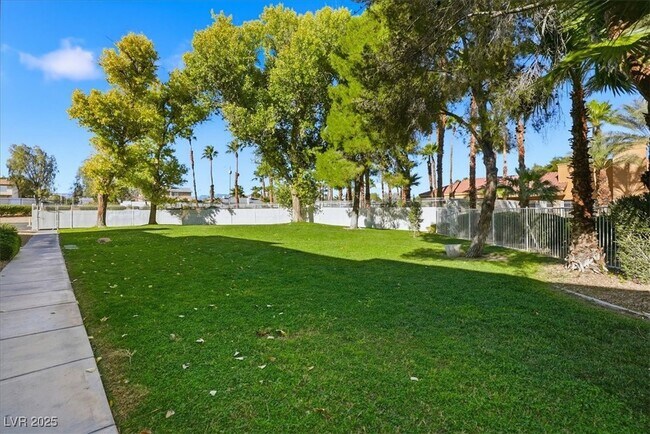 Building Photo - 5114 S Jones Blvd