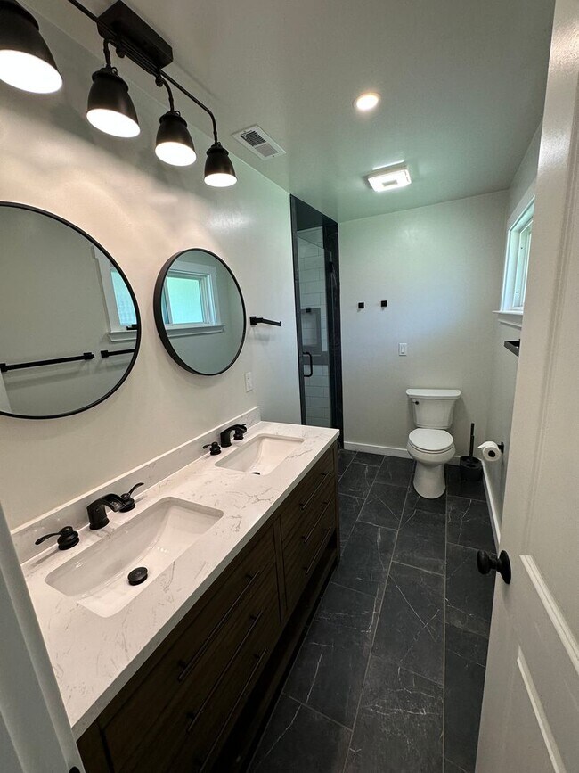 Building Photo - Beautiful 3 Bedroom, 2 Bath Tracy Home