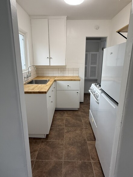 cool tile floors & bright kitchen - 6432 Smoketree Ave