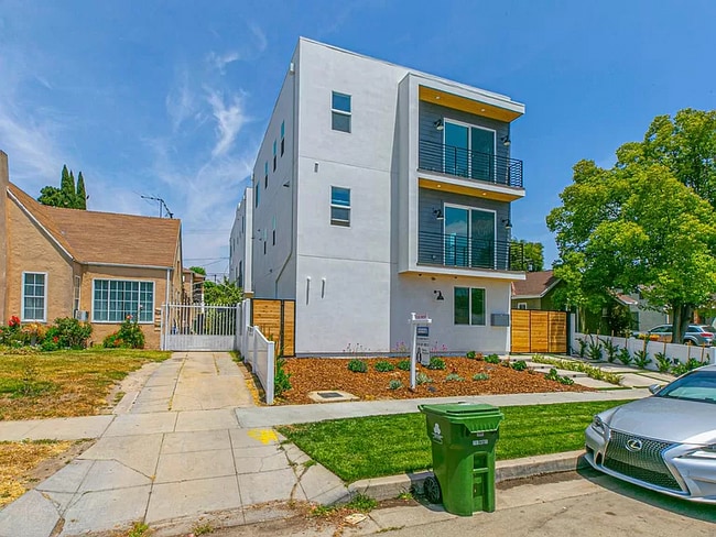 Building Photo - 10851 Otsego St