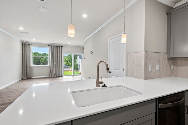 Building Photo - INCENTIVE OF $500 OFF FIRST MONTH'S RENT FOR THIS BEAUTIFUL Like-New 3BR Townhome in Durham Near ...