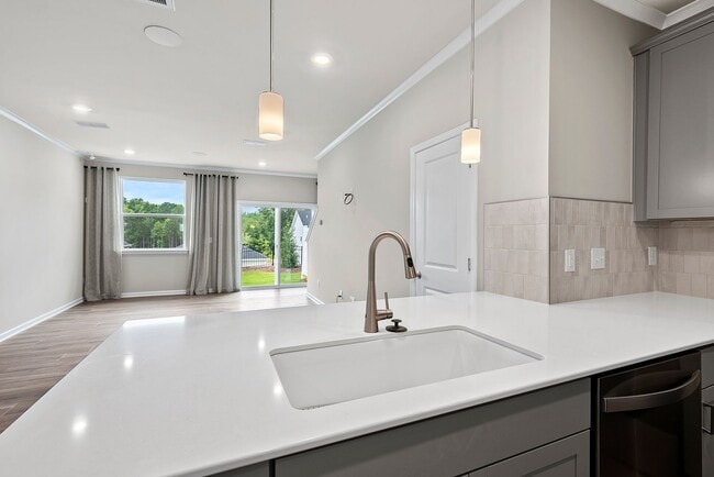 Building Photo - PRICE REDUCTION AND INCENTIVE OF FIRST MONTH'S RENT FOR THIS BEAUTIFUL Like-New 3BR Townhome in D...