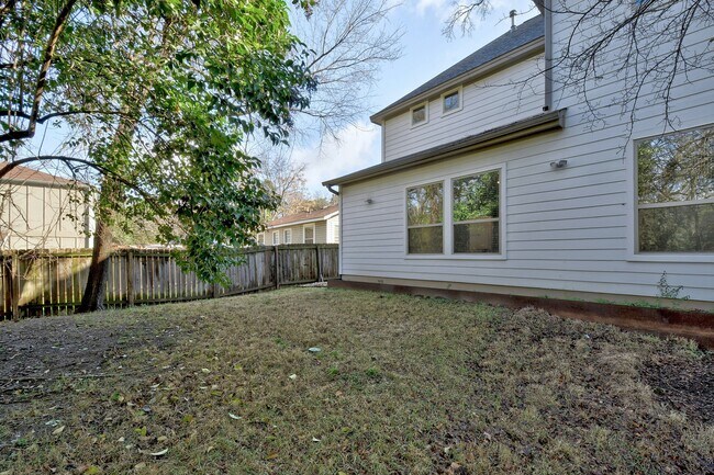 Building Photo - 2400 Winsted Ln