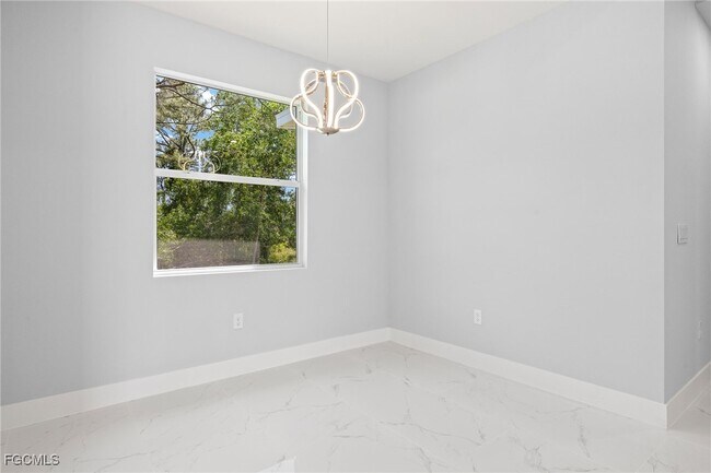 Building Photo - 3733 15th St W