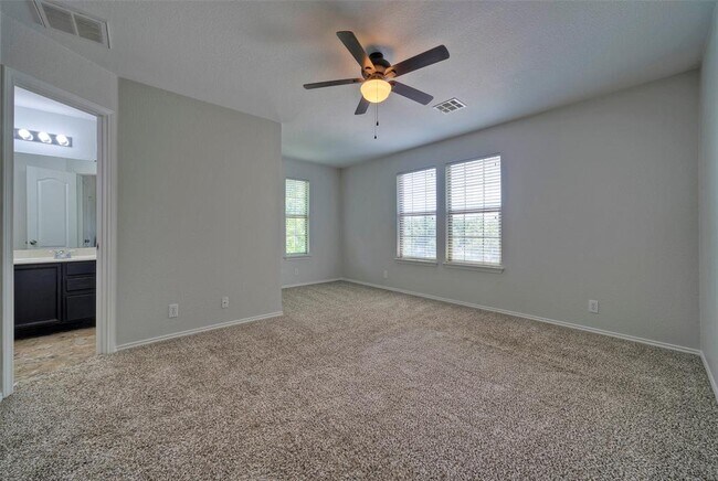 Building Photo - 140 Plum Path