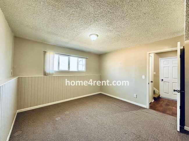 Building Photo - Beautiful, Split-Level Olathe Home w/ Stainless Steel Appliances and a Finished Basement!