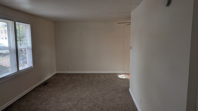 Building Photo - 317 W Harrison St