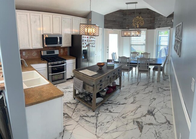 Building Photo - 4615 Parkstone Bend Ct