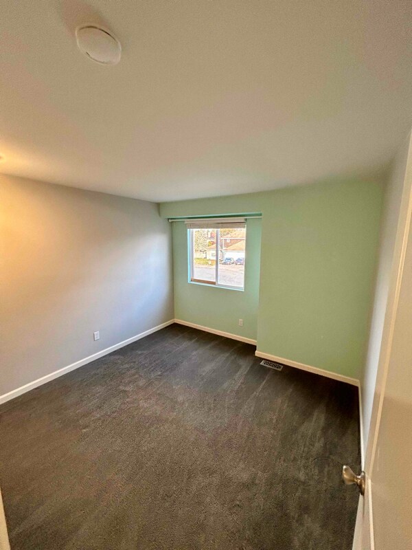 Building Photo - 1008 Olsen Pl
