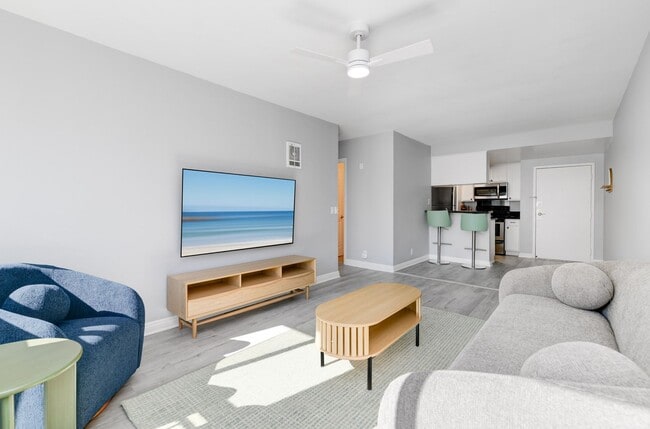 Building Photo - Modern 2 Bedroom 2 Bathroom Apartment Right Next to SDSU  -  WITH 2 PARKING SPOTS!!!