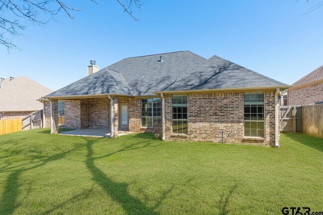Building Photo - 16540 Avoyelles
