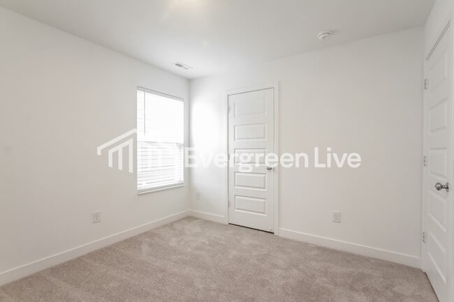 Building Photo - 3566 Cosmic Ct