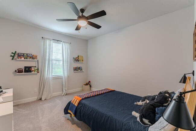 Building Photo - 63 Perennial Cyn Dr