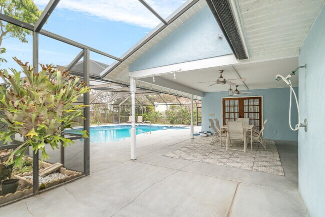 Building Photo - 4BR/2.5BA in gorgeous Melbourne Beach!