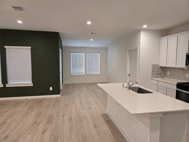 Building Photo - 31710 Carlisle Cv Ct