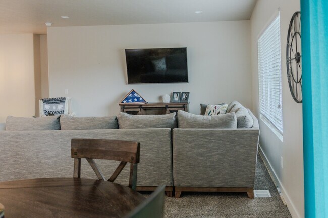 Building Photo - 14851 Chimney Pass Dr