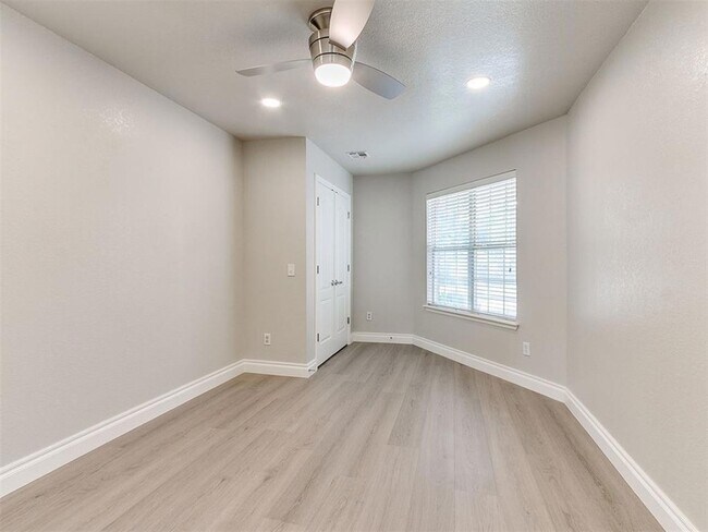 Building Photo - 1305 Melisa Dr
