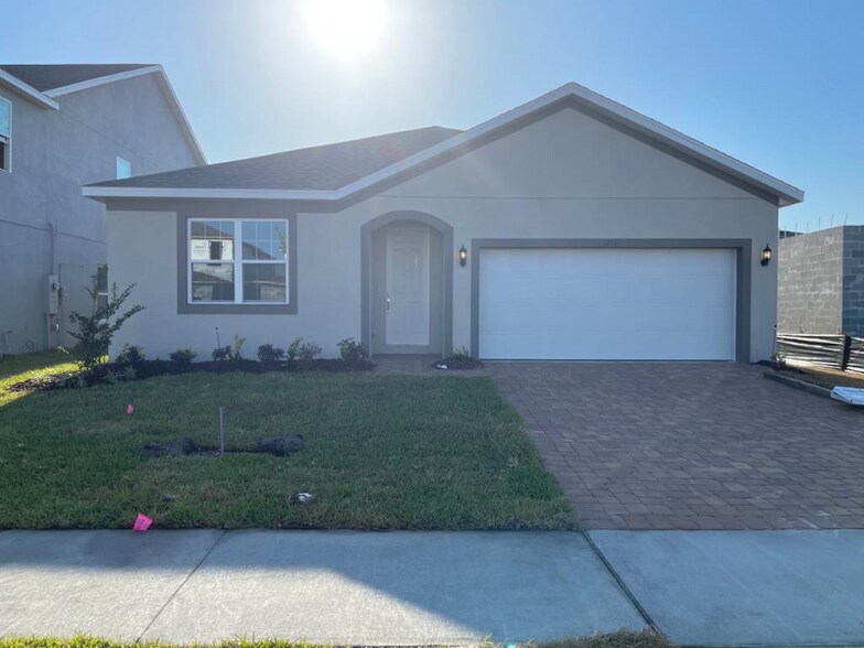 Primary Photo - 1210 Grassland Ave