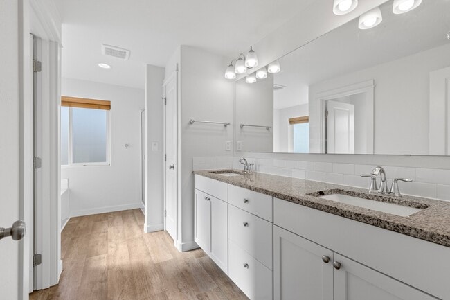 Building Photo - 1626 Dragon Tail Pl