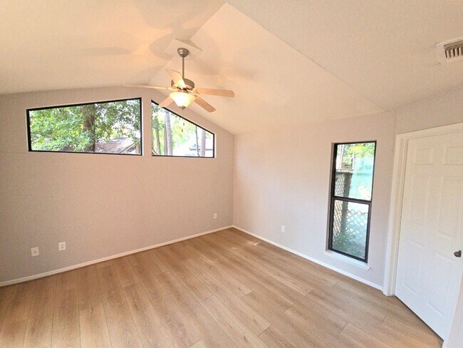 Building Photo - 25 N Mossrock Rd