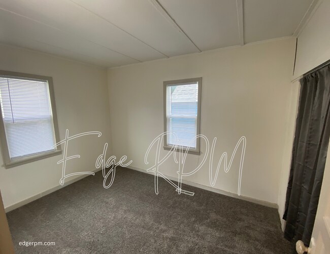 Building Photo - NOW AVAILABLE! Charming 2-bedroom in Water...