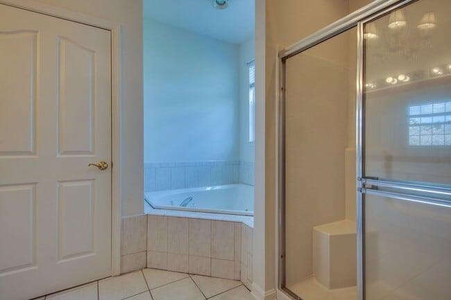 Building Photo - Single family - unfurnished - YEAR ROUND rental - Villages of Old Landing