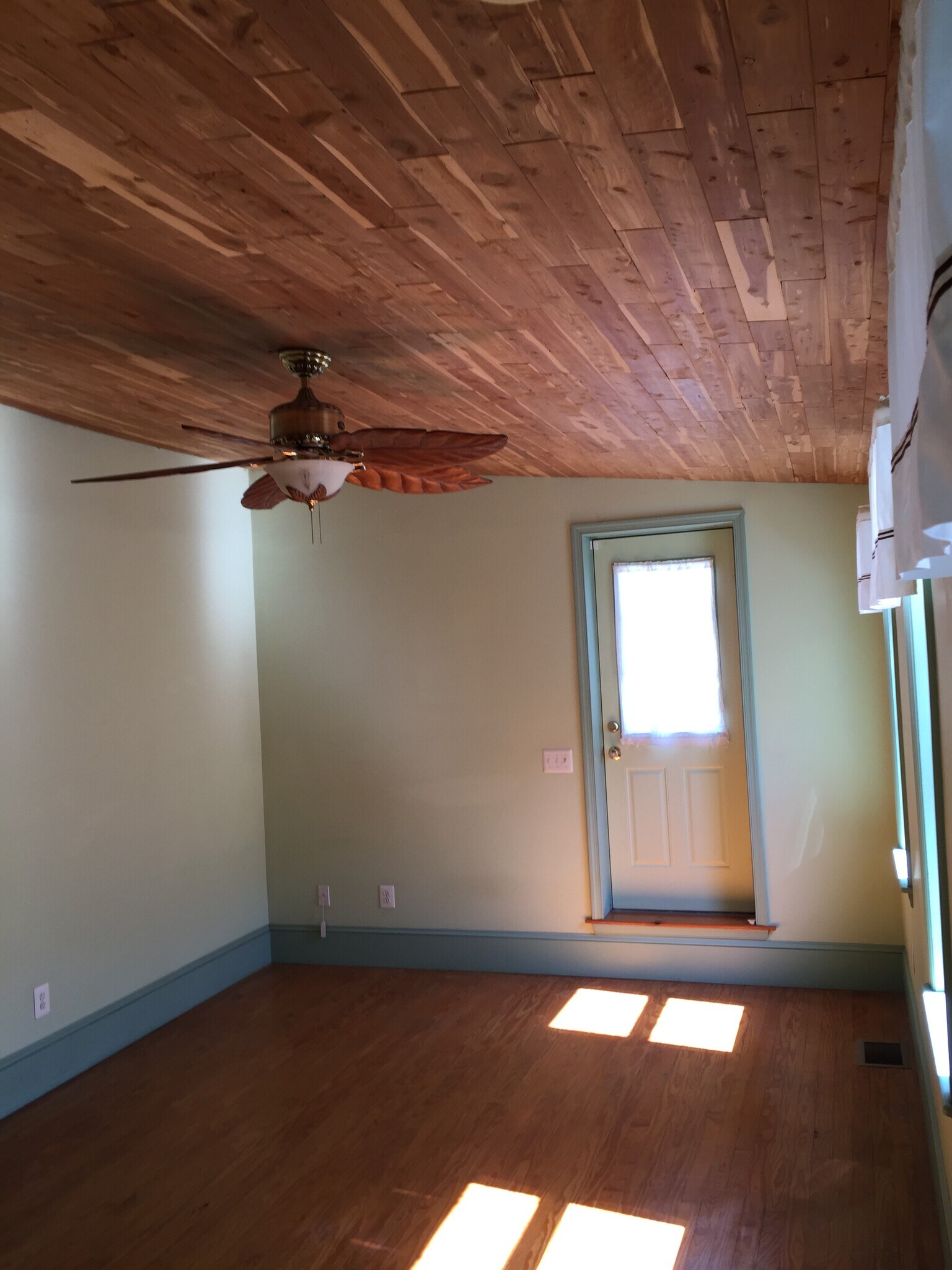 Building Photo - 2008 E Baltimore St