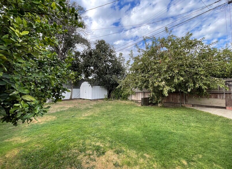 Building Photo - 11849 Allard St