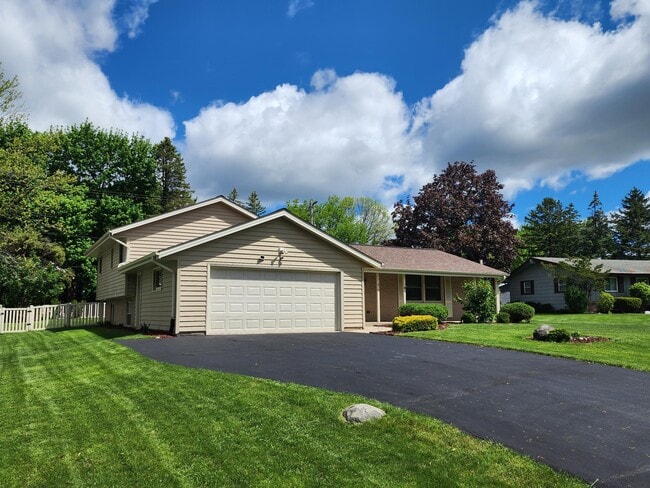 Building Photo - 21810 Locksley Ln