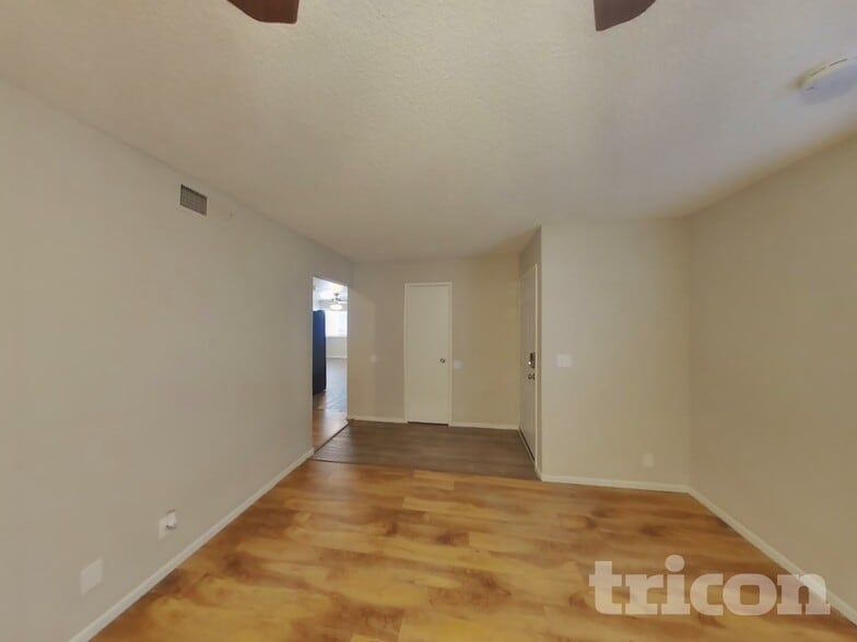 Building Photo - 4078 Deerfield Ave