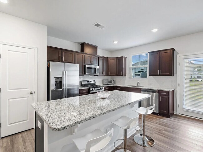 Building Photo - Lease OR Lease to Own