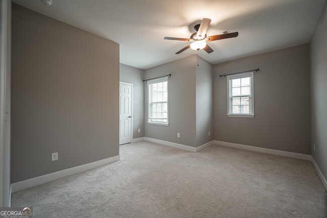 Building Photo - 2483 Norwood Dr SE